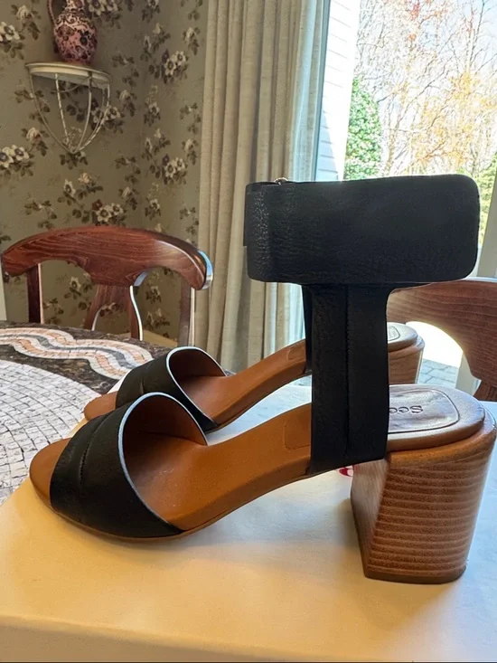 See By Chloe Black Leather Block Heel Ankle-Strap Sandals - Picture 3 of 5